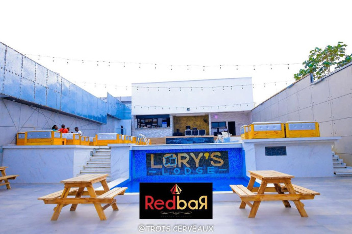 redbar-rooftop-latitude-5338975-longitude-397035-big-3